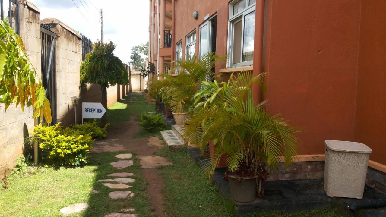 Westcliff Hotel Lira Exterior photo