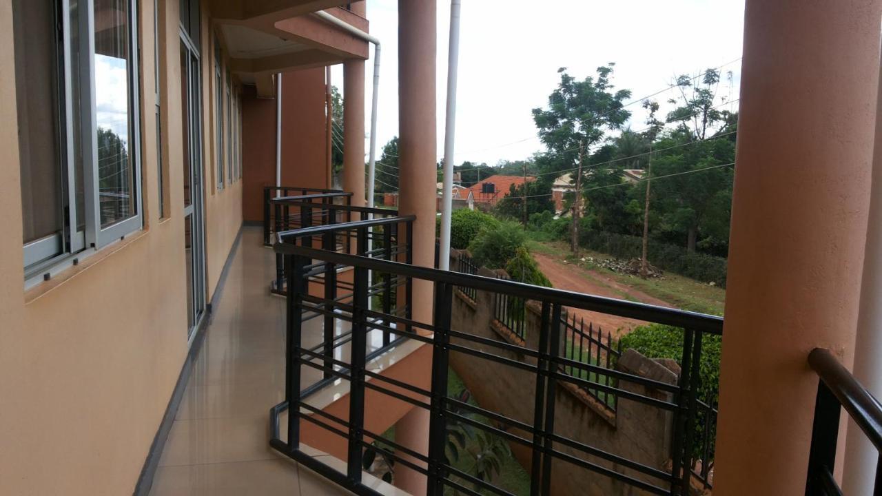 Westcliff Hotel Lira Exterior photo