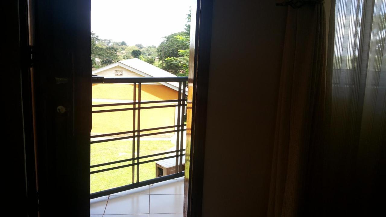Westcliff Hotel Lira Exterior photo